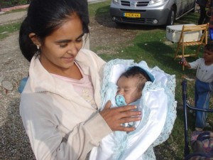 Salard Gypsy settlement - a young gypsy Mum